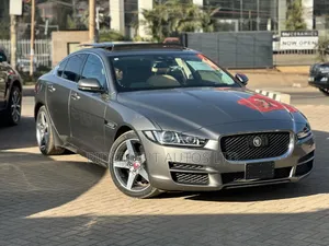 Jaguar XE 2018 Gray