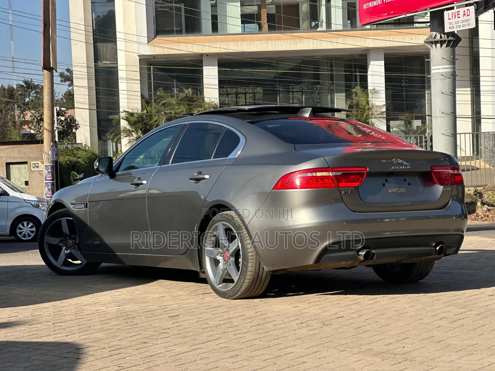 Jaguar XE 2018 Gray