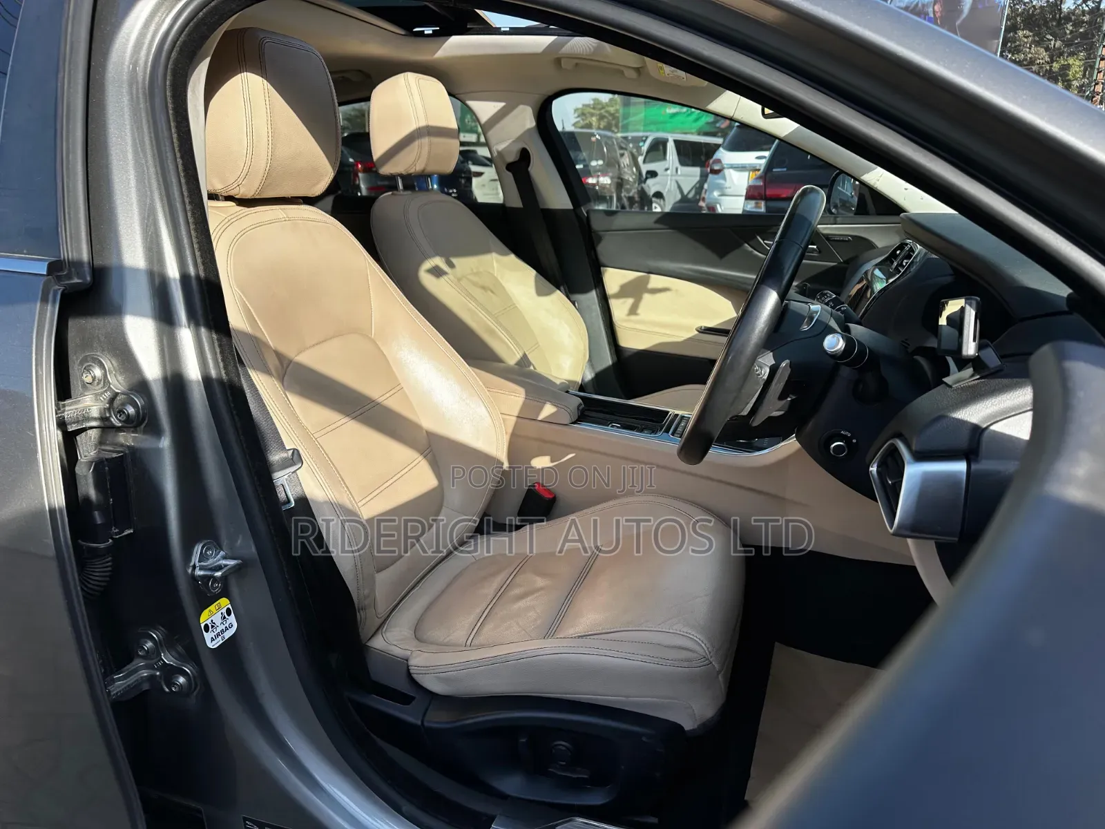Jaguar XE 2018 Gray