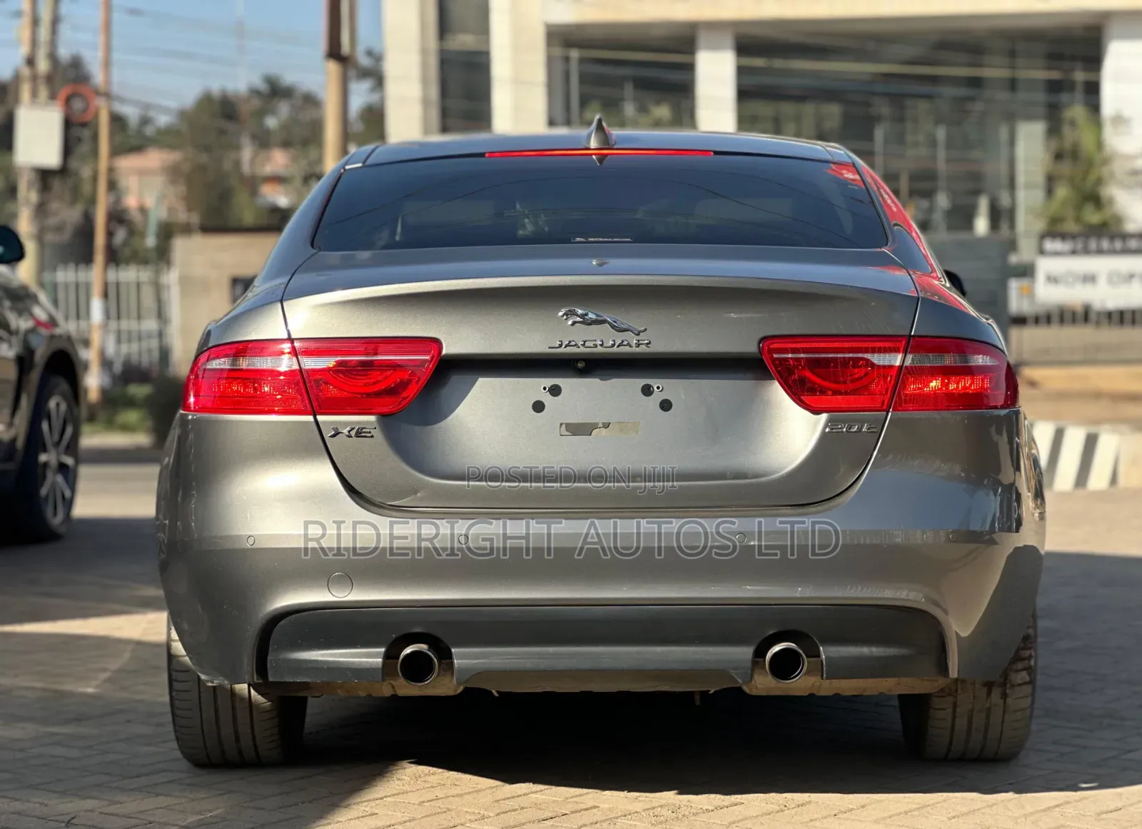 Jaguar XE 2018 Gray