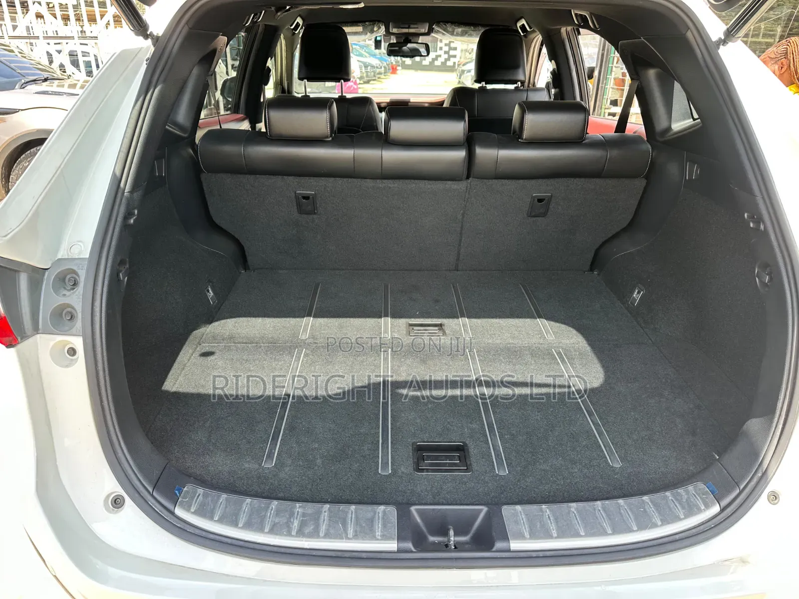 Toyota Harrier 2019