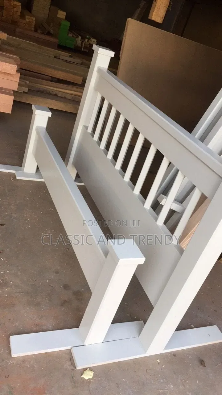 5x6 White Slatted Bed