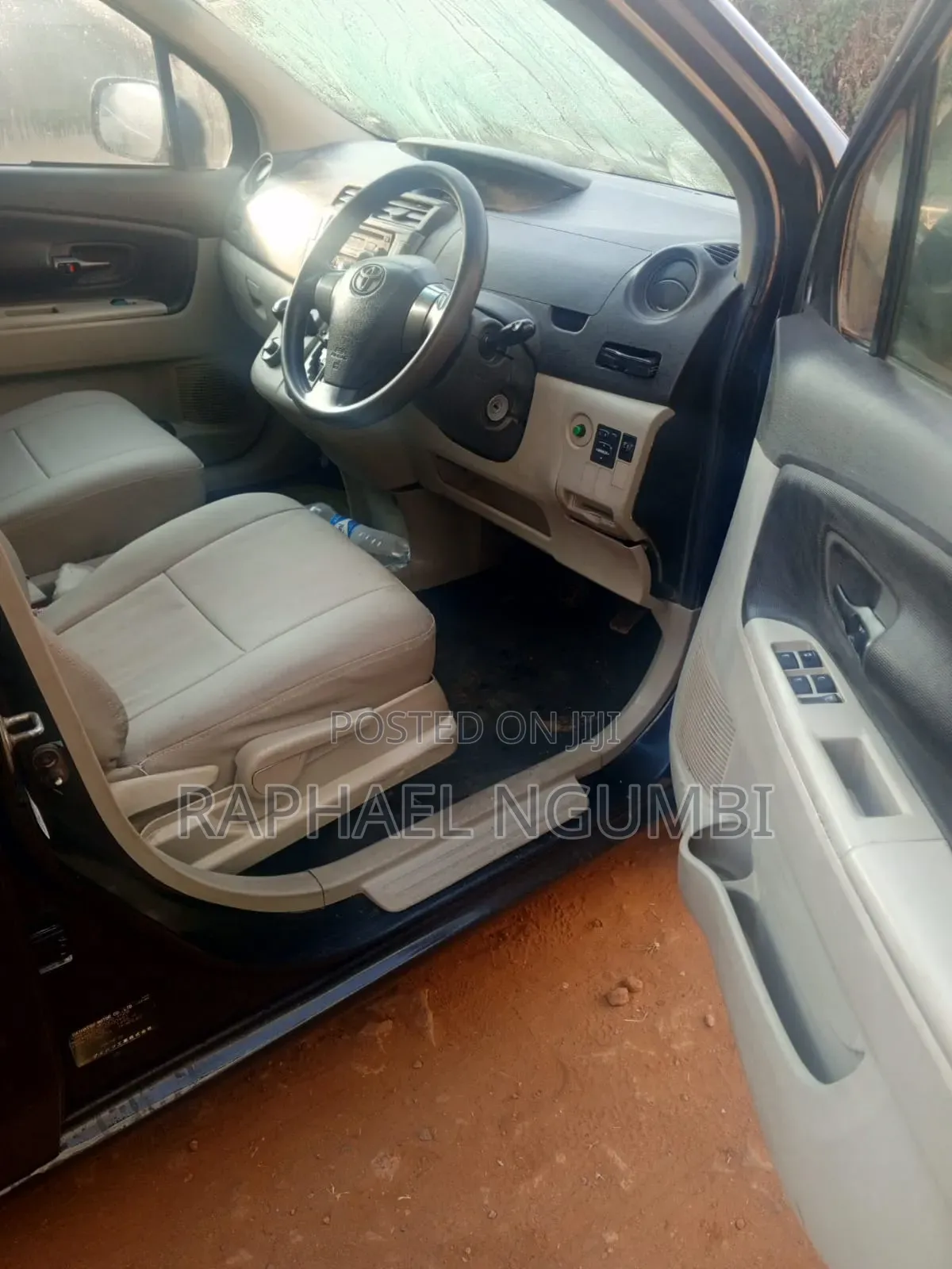 Toyota Passo Sette 2012 Blue