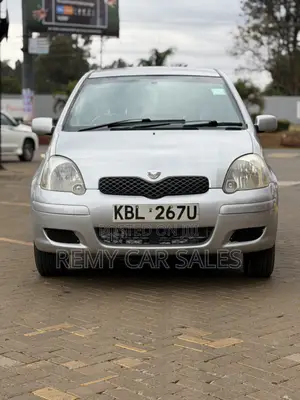 Toyota Vitz 2003 Silver