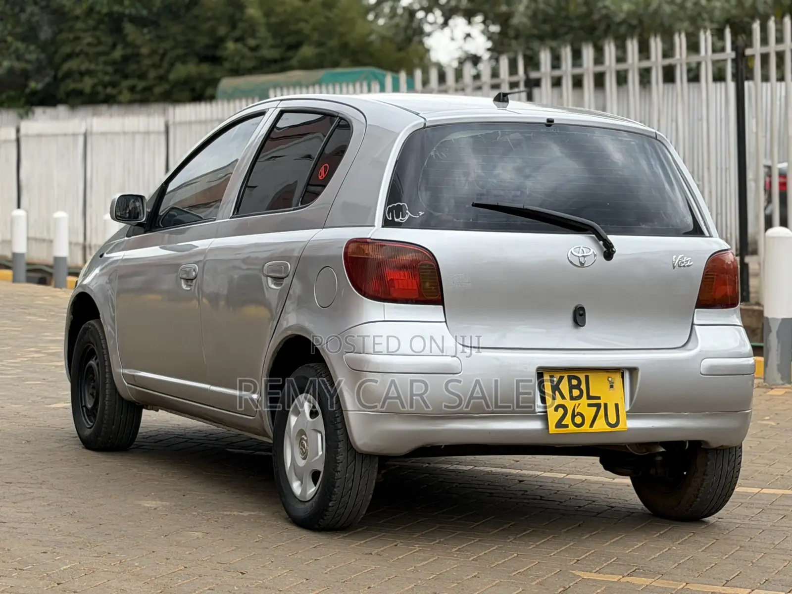 Toyota Vitz 2003 Silver