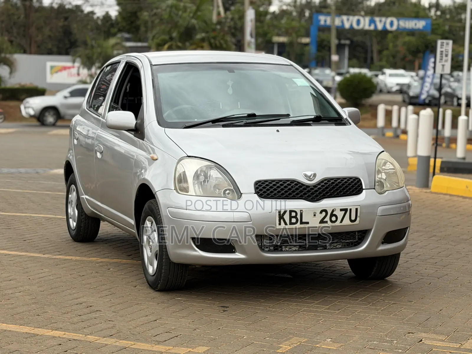 Toyota Vitz 2003 Silver