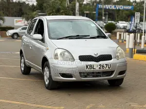 Toyota Vitz 2003 Silver