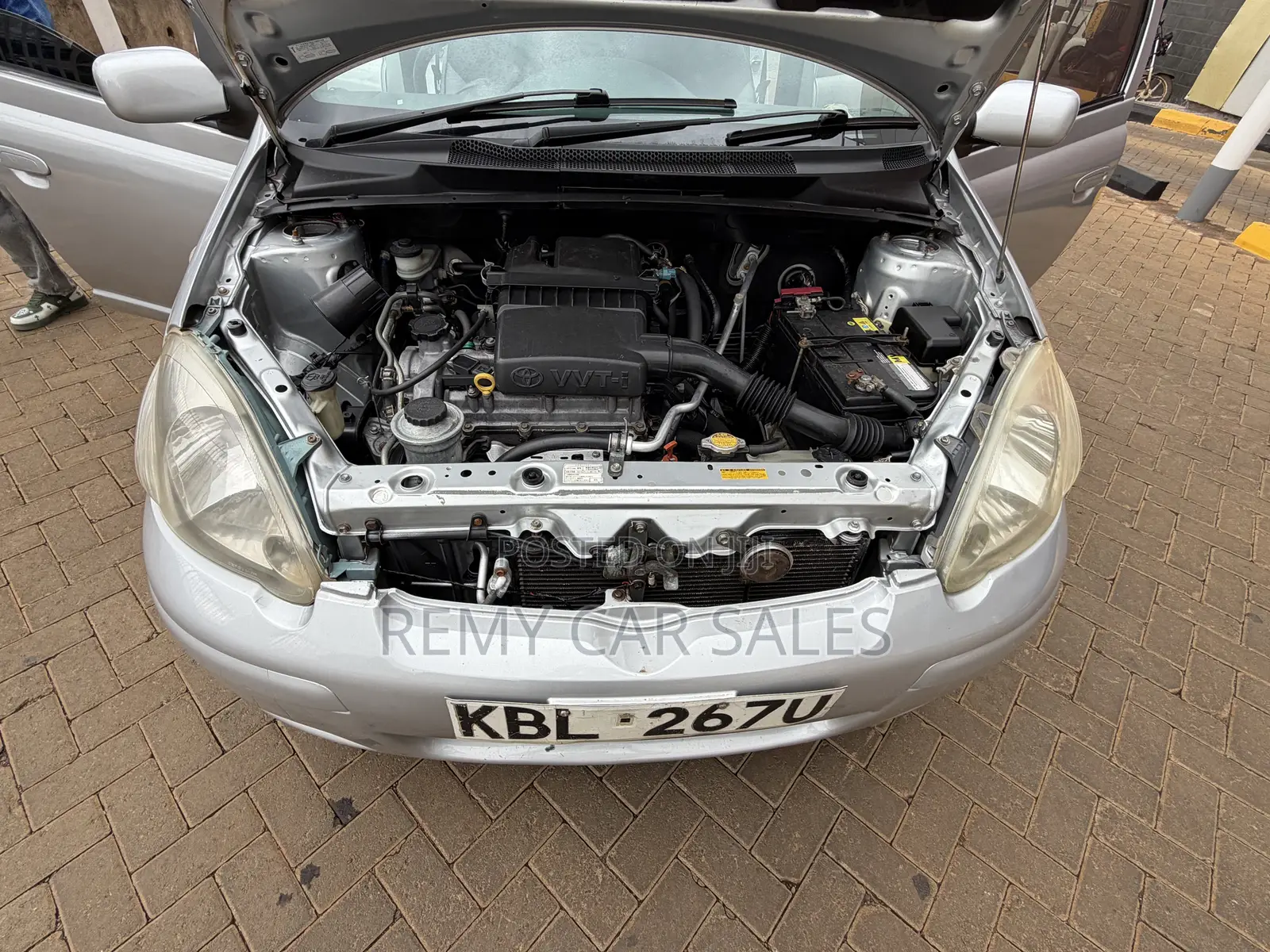 Toyota Vitz 2003 Silver