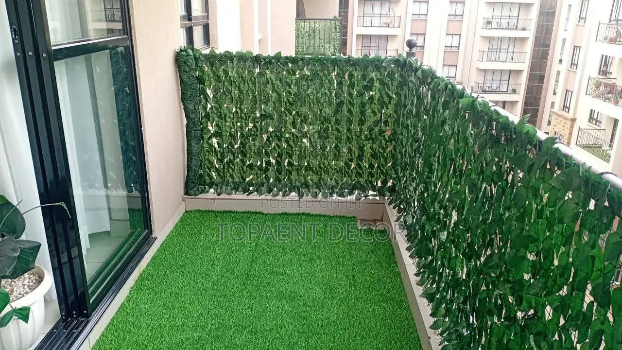 Balcony Privacy Fence Measuring 1mx3m Green Leafy Artificial Fencing