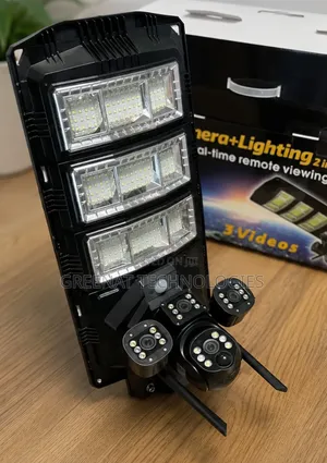 Triple Lens Solar Street Light CCTV 450W  3 Lens 4g/WiFi Flood Light