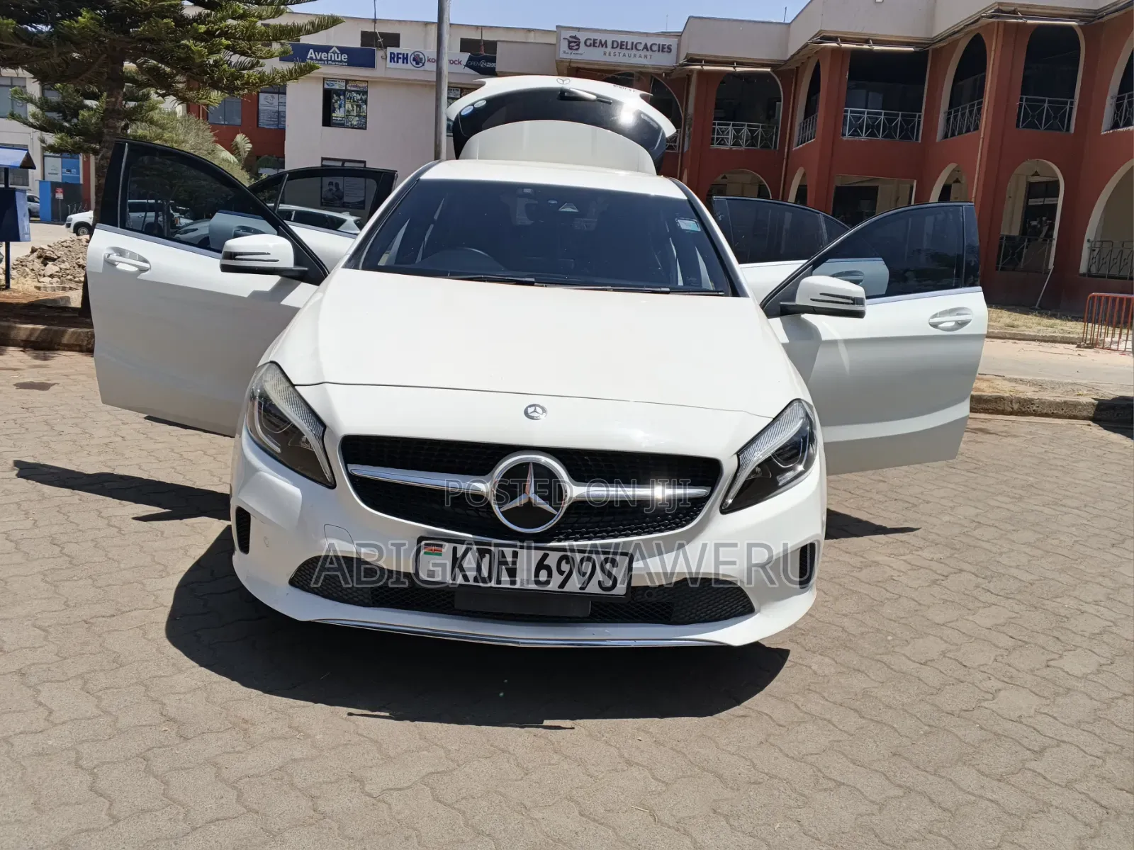 Mercedes-Benz A-Class 2017 Pearl