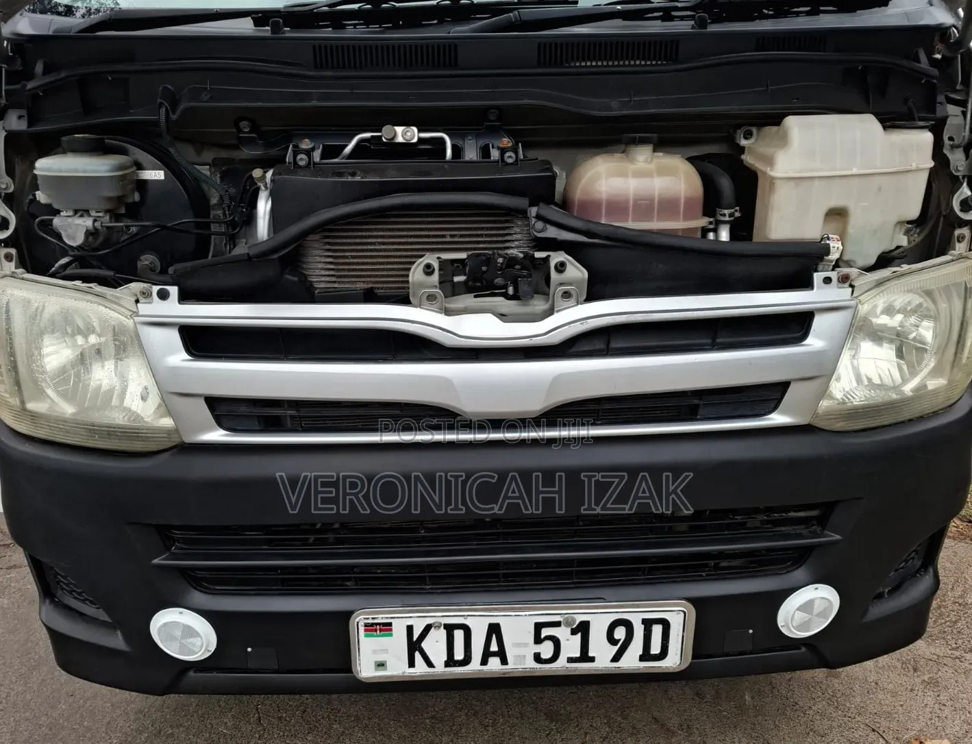 Toyota HiAce 2013 White