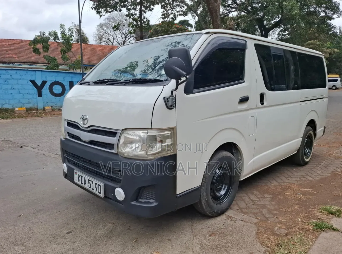 Toyota HiAce 2013 White