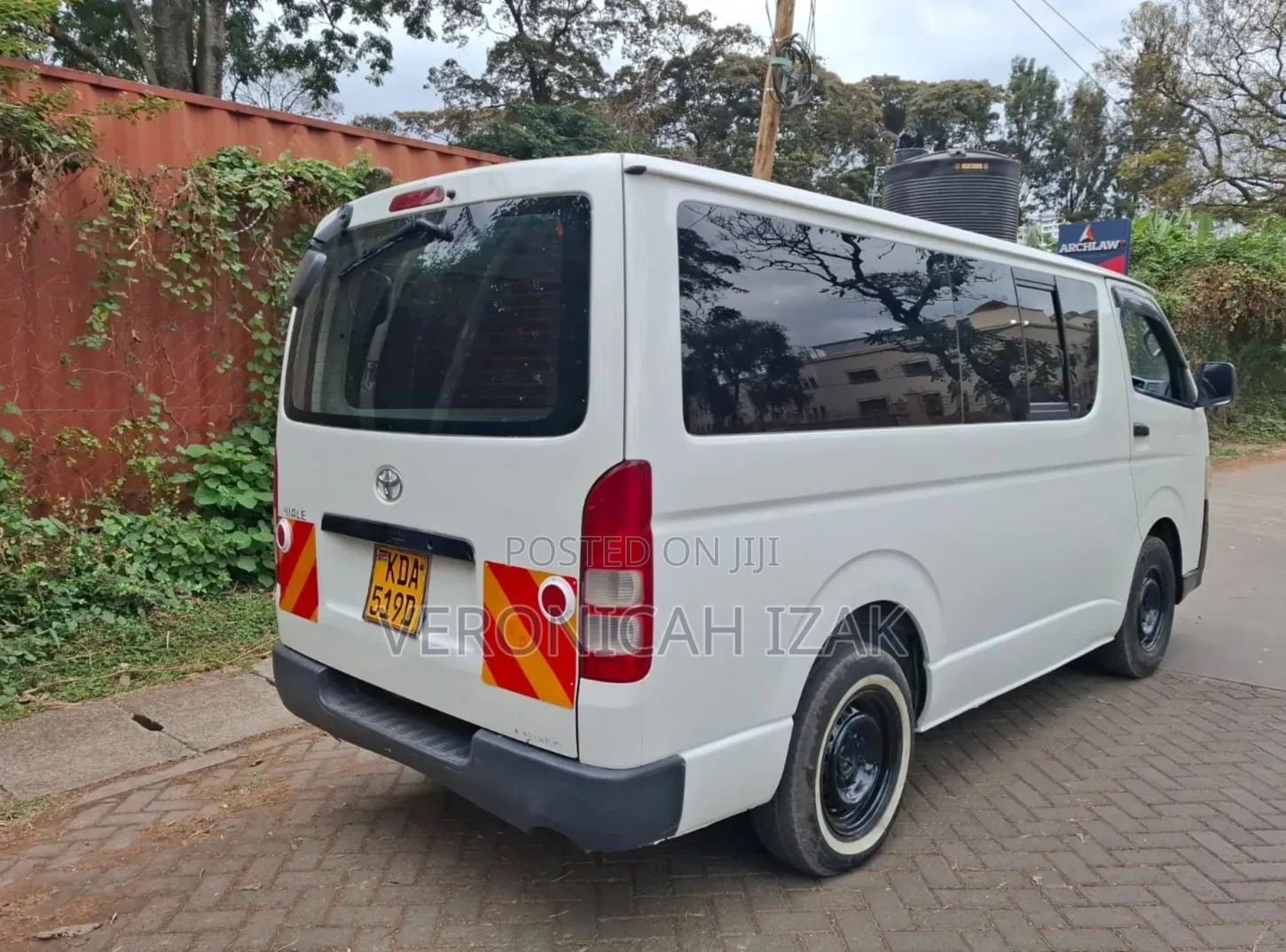 Toyota HiAce 2013 White