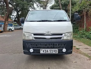 Toyota HiAce 2013 White