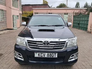 Toyota Hilux 2012 Black