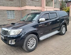Toyota Hilux 2012 Black