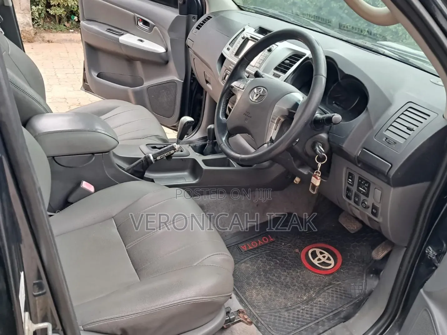Toyota Hilux 2012 Black