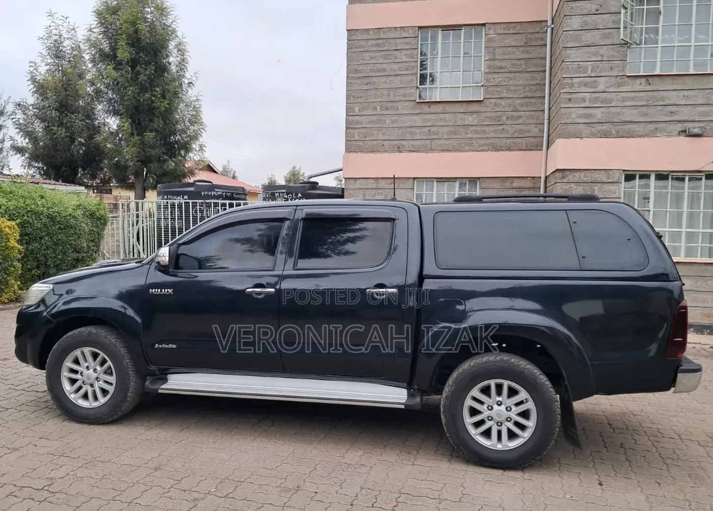 Toyota Hilux 2012 Black