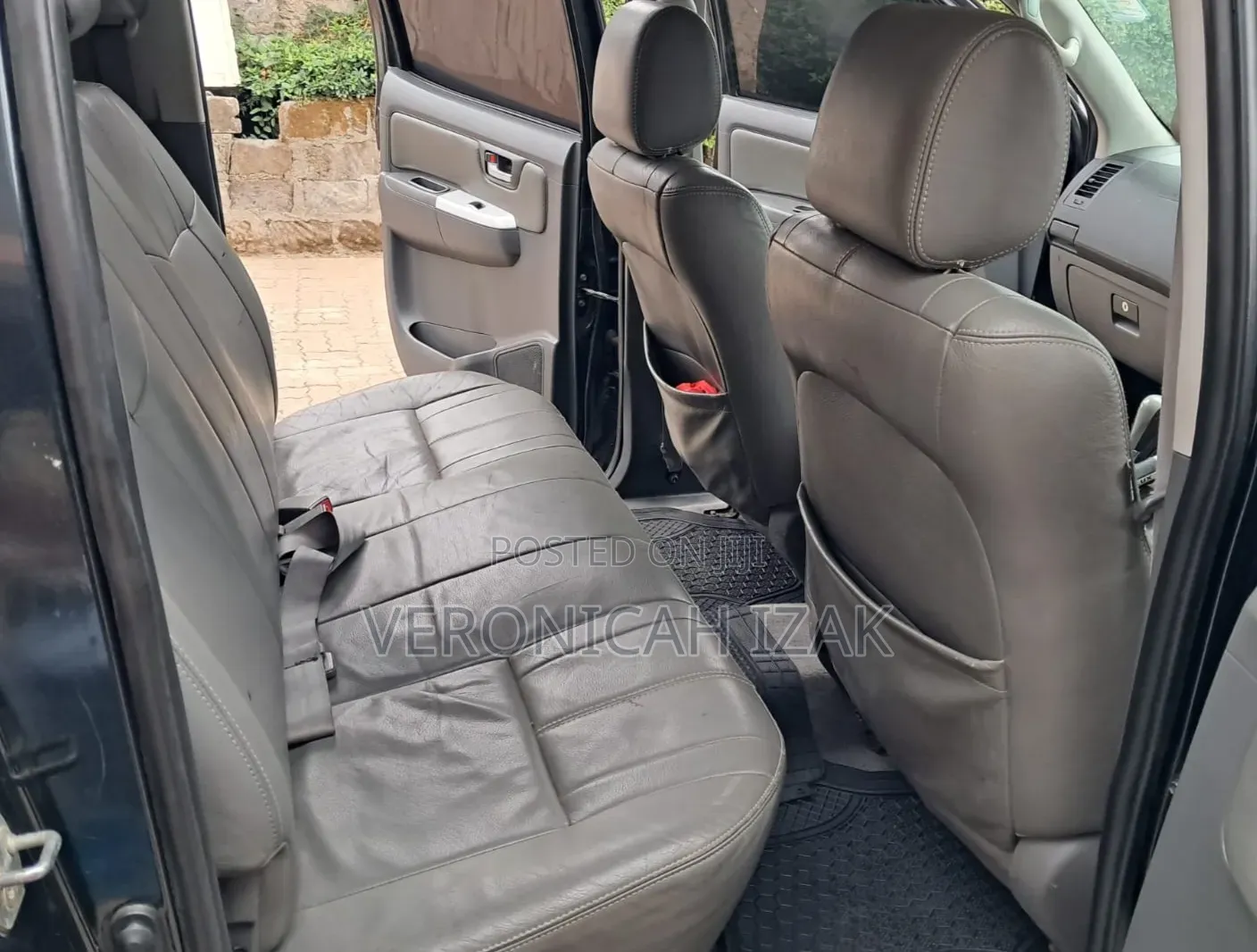 Toyota Hilux 2012 Black