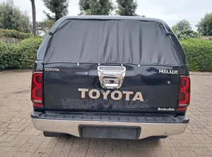 Toyota Hilux 2012 Black