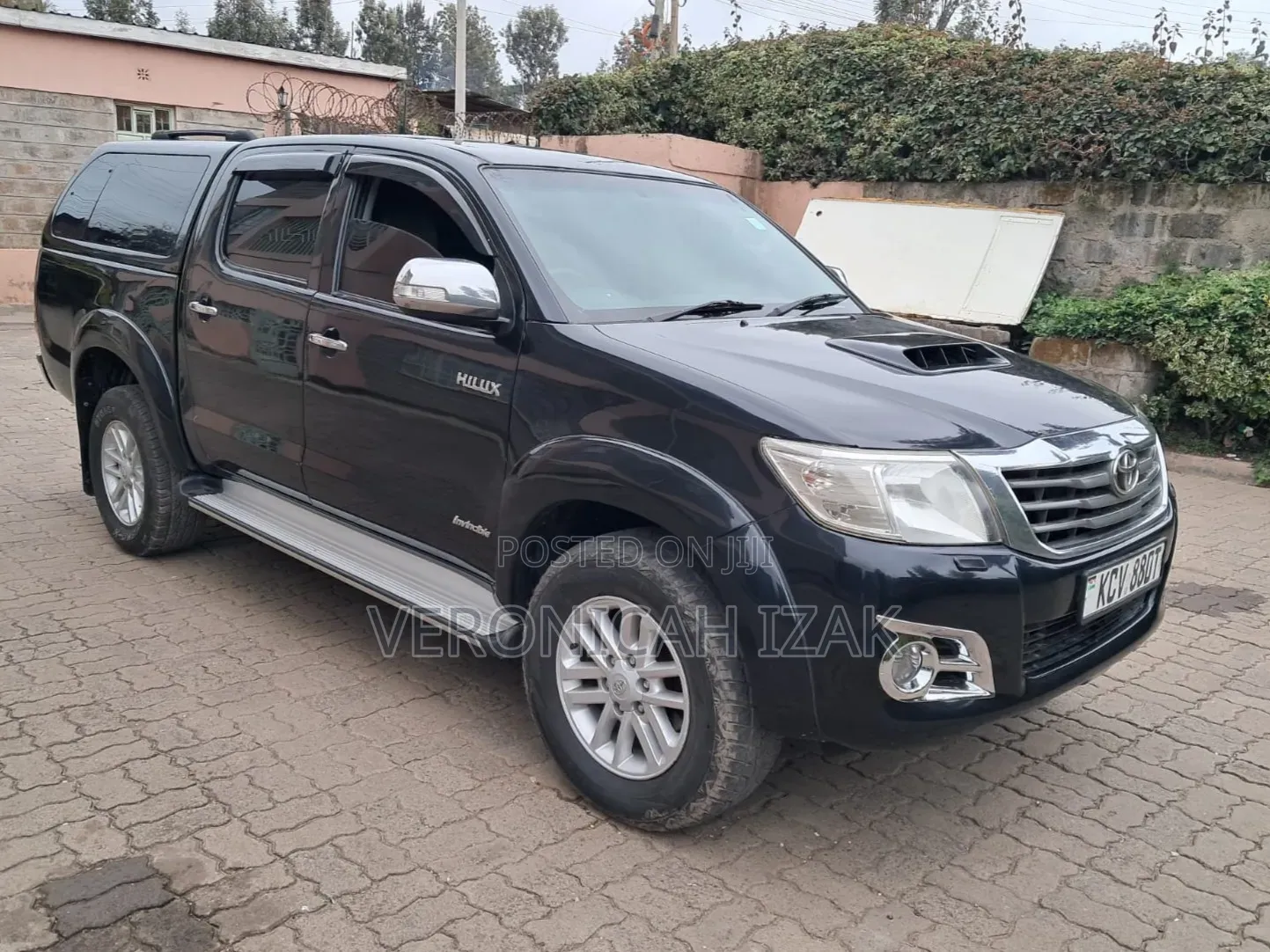 Toyota Hilux 2012 Black