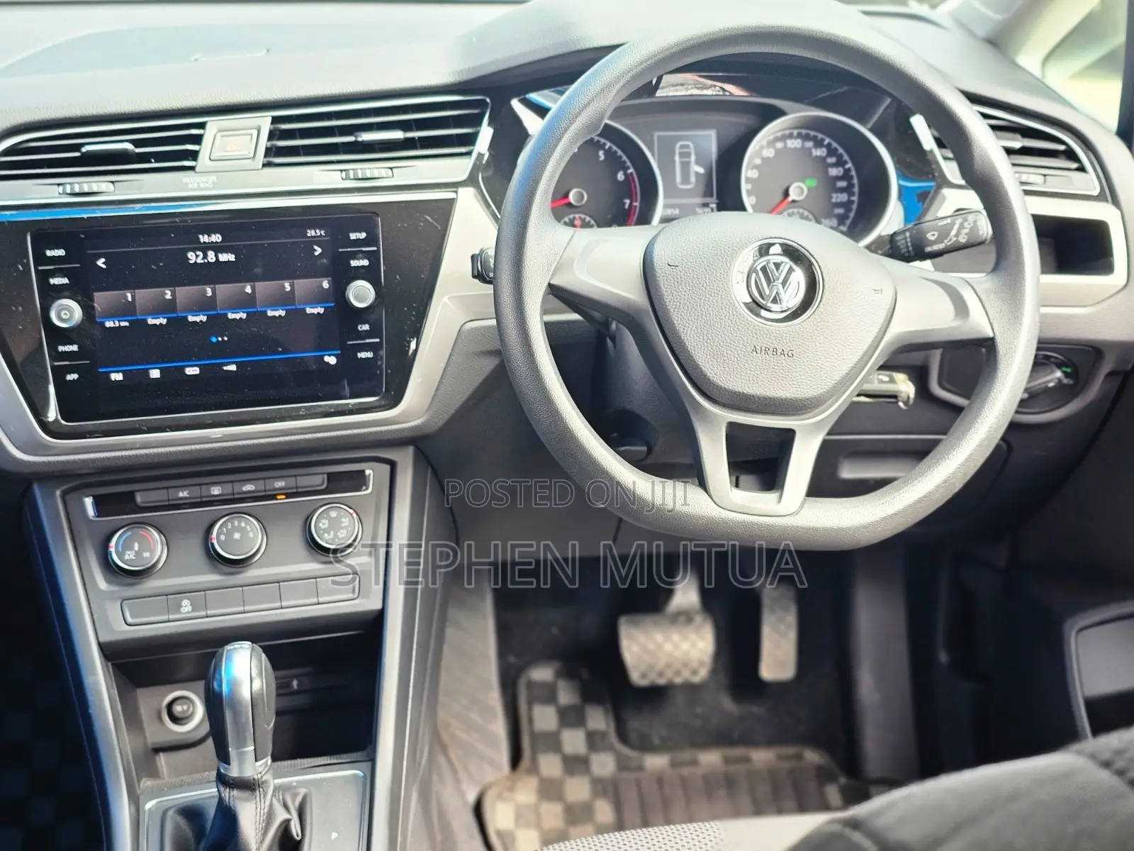Volkswagen Touran 2019 Black