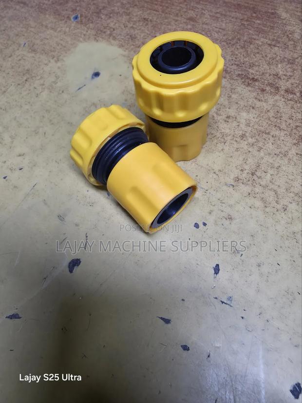 1/2-Inch Plastic Quick-Connect Garden Hose Pipe Connector