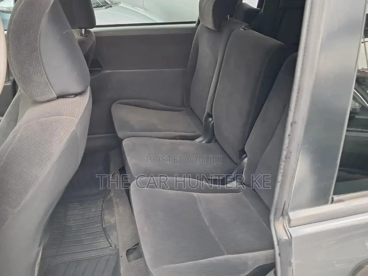 Toyota Noah 2009