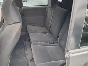 Toyota Noah 2009