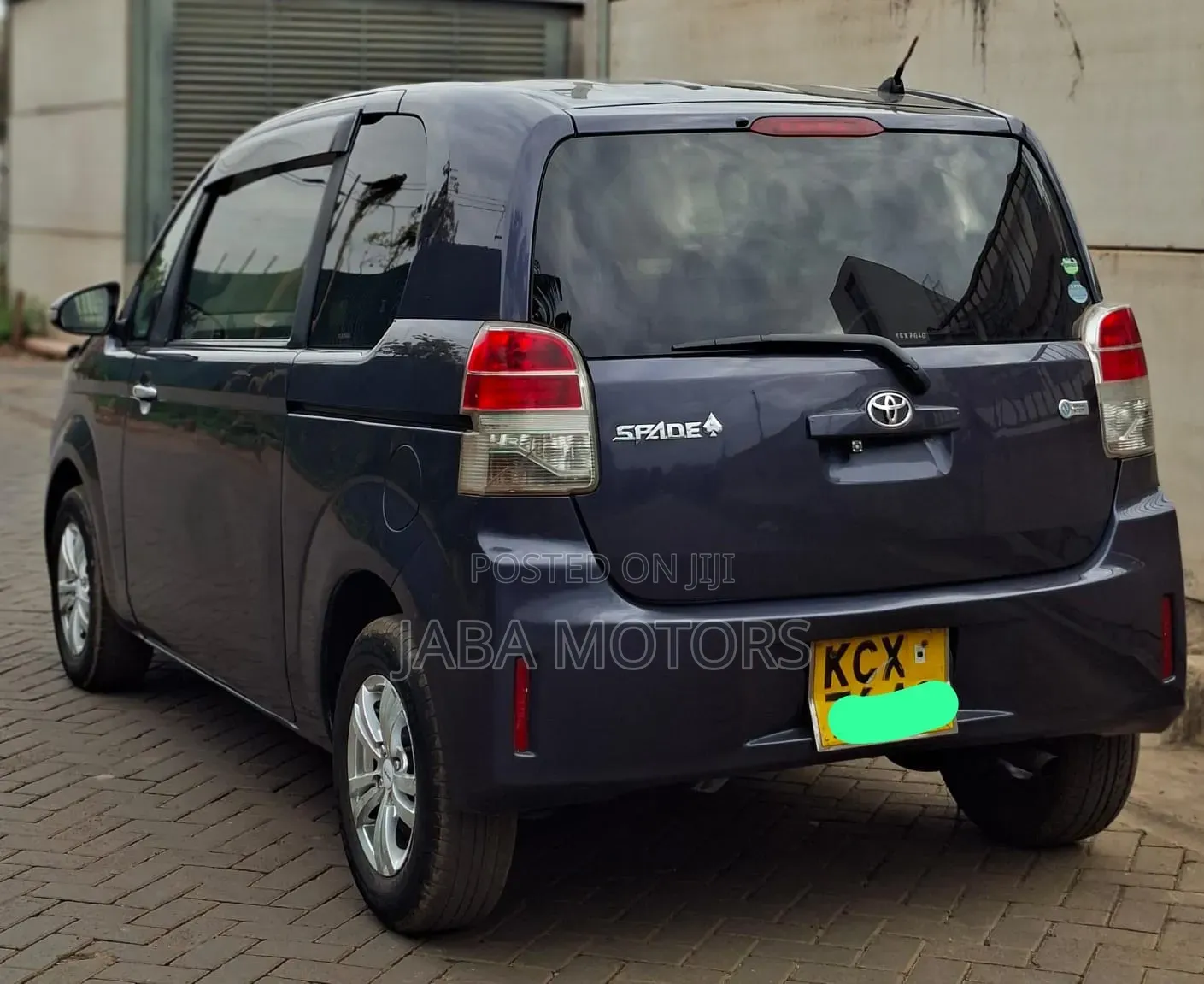 Toyota Spade 2012 Gray