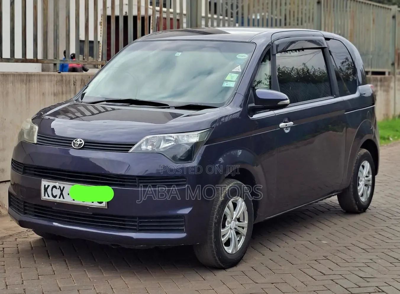 Toyota Spade 2012 Gray