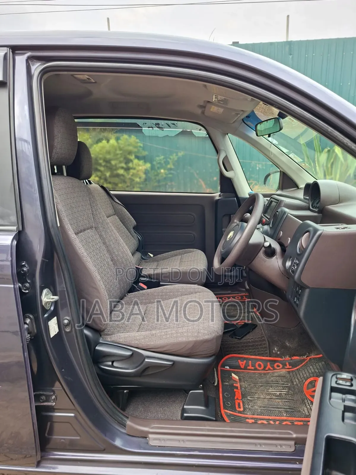 Toyota Spade 2012 Gray