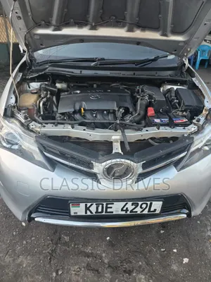 Toyota Auris 2014 Silver