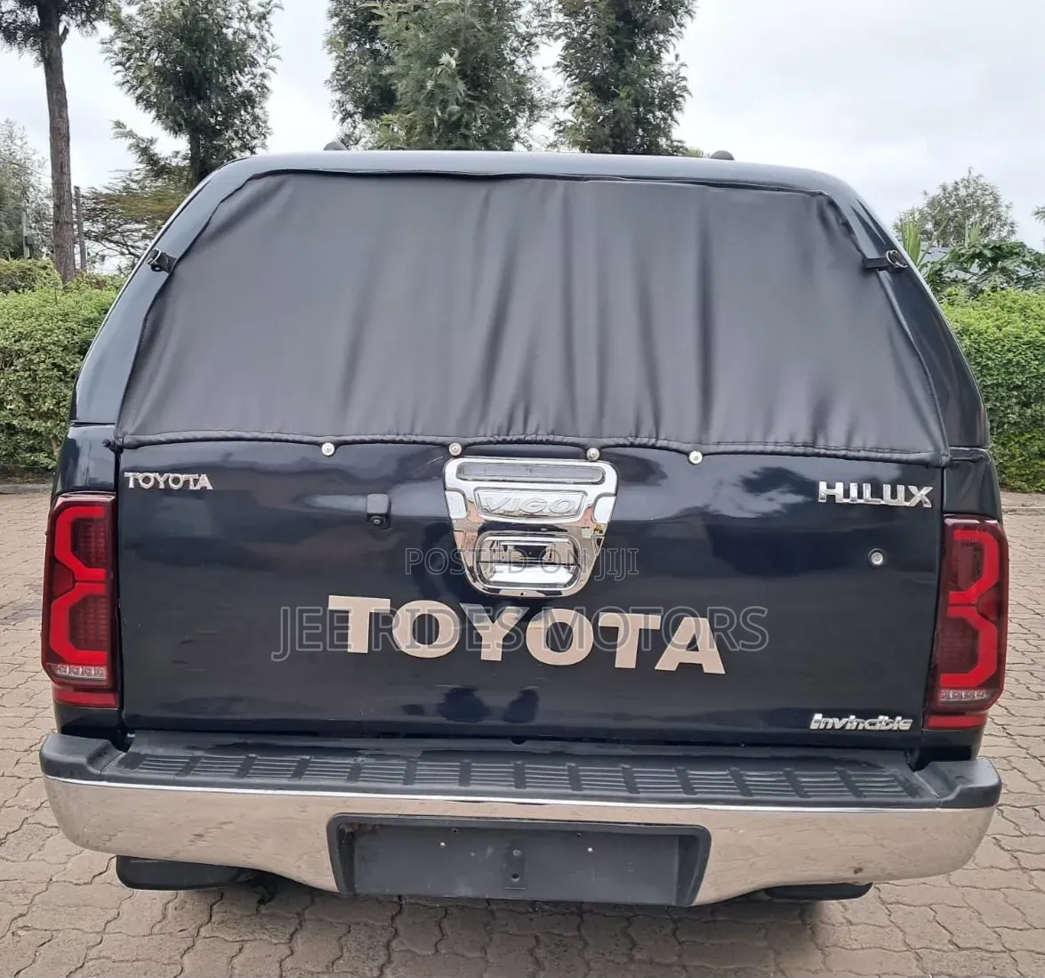 Toyota Hilux 2012 Black