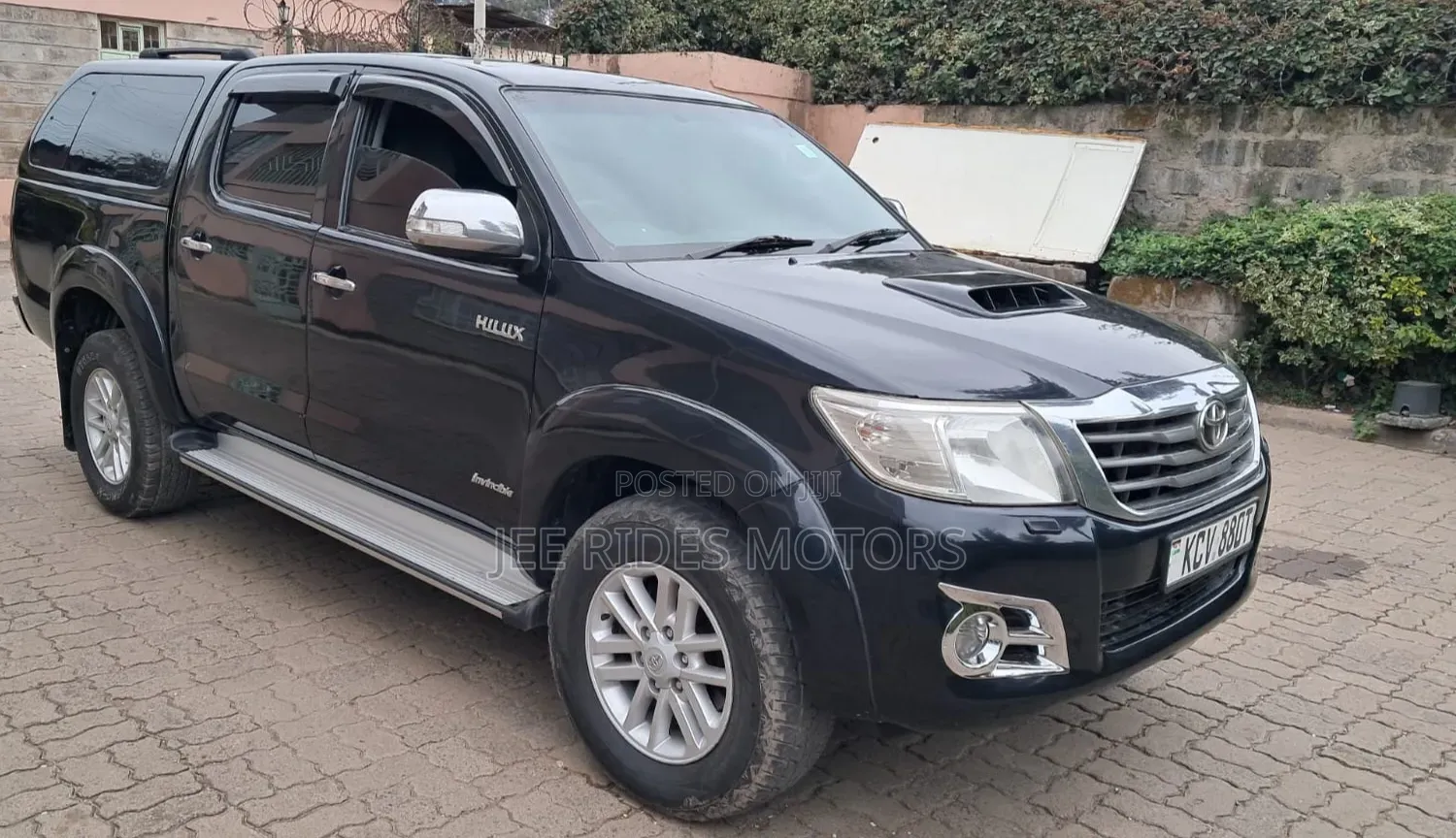 Toyota Hilux 2012 Black
