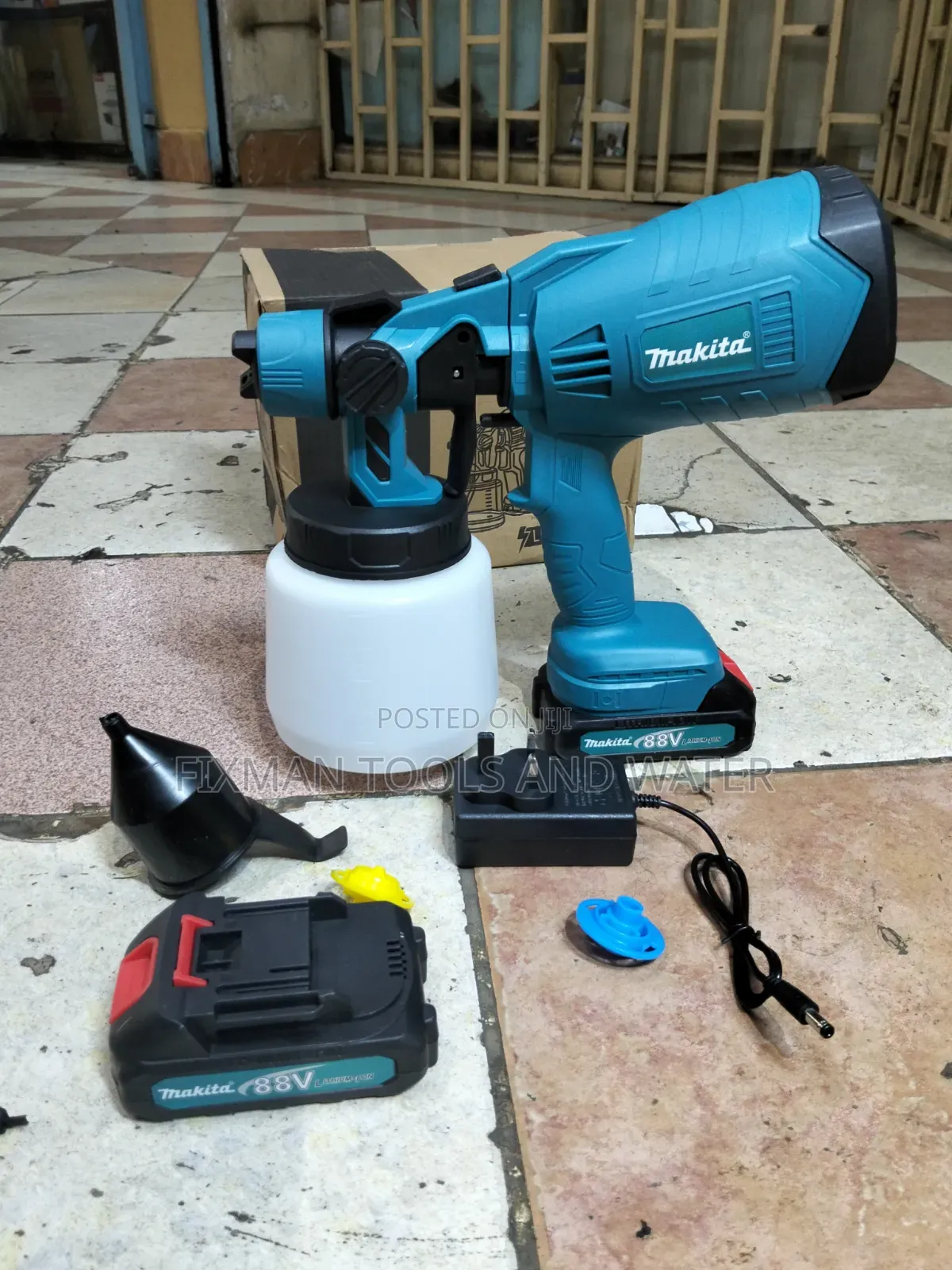 Big Makita Cordless Spray Gun 2 Battery 88v for Commercial Use