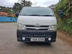 Toyota HiAce 2014 White