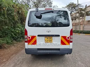 Toyota HiAce 2014 White