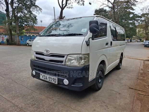 Toyota HiAce 2014 White
