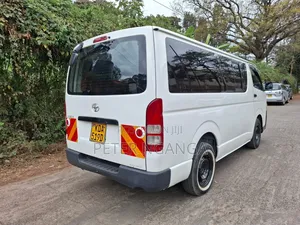 Toyota HiAce 2014 White
