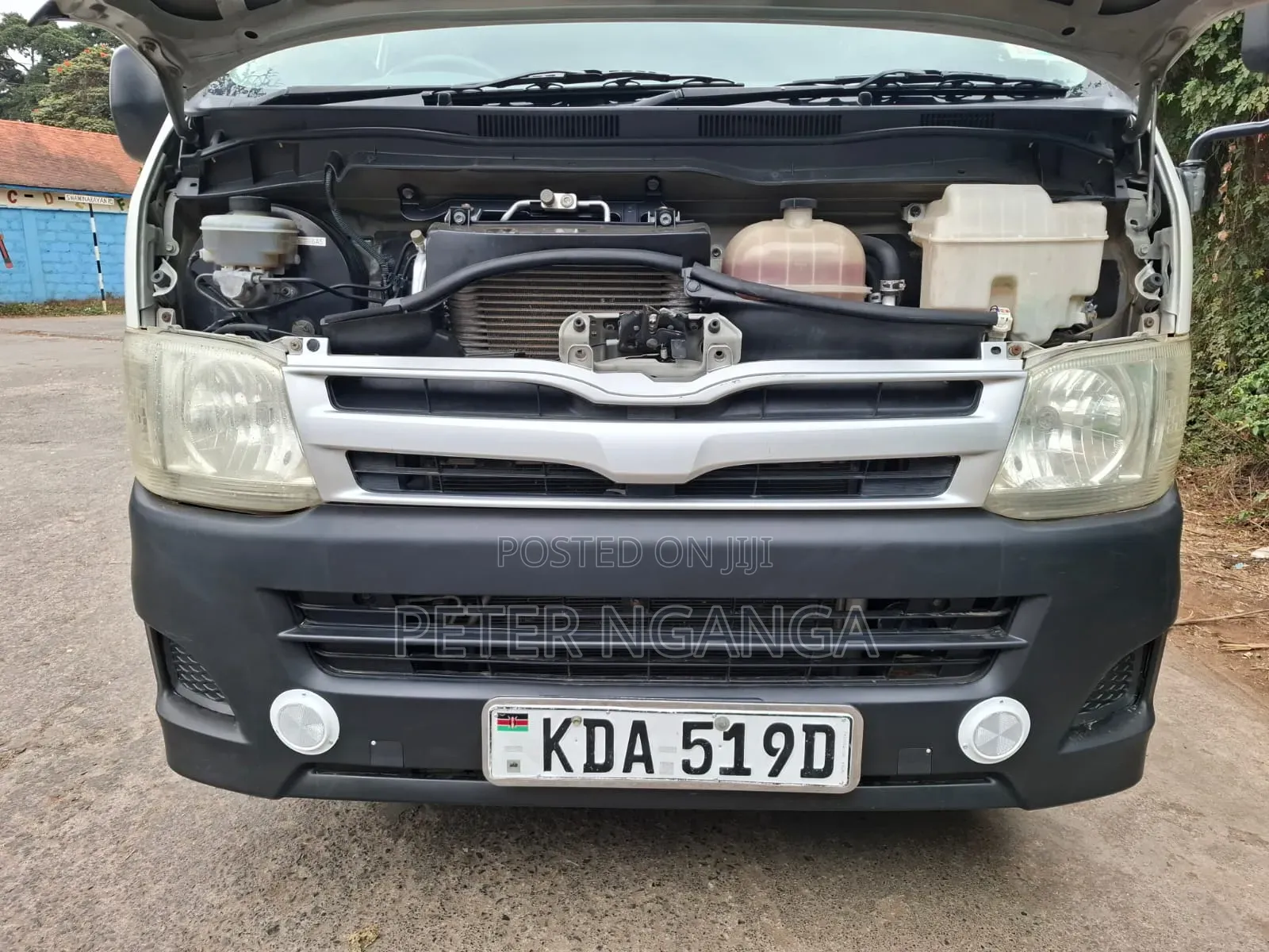 Toyota HiAce 2014 White