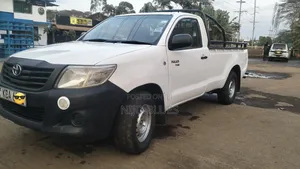 Toyota Hilux 2014 White