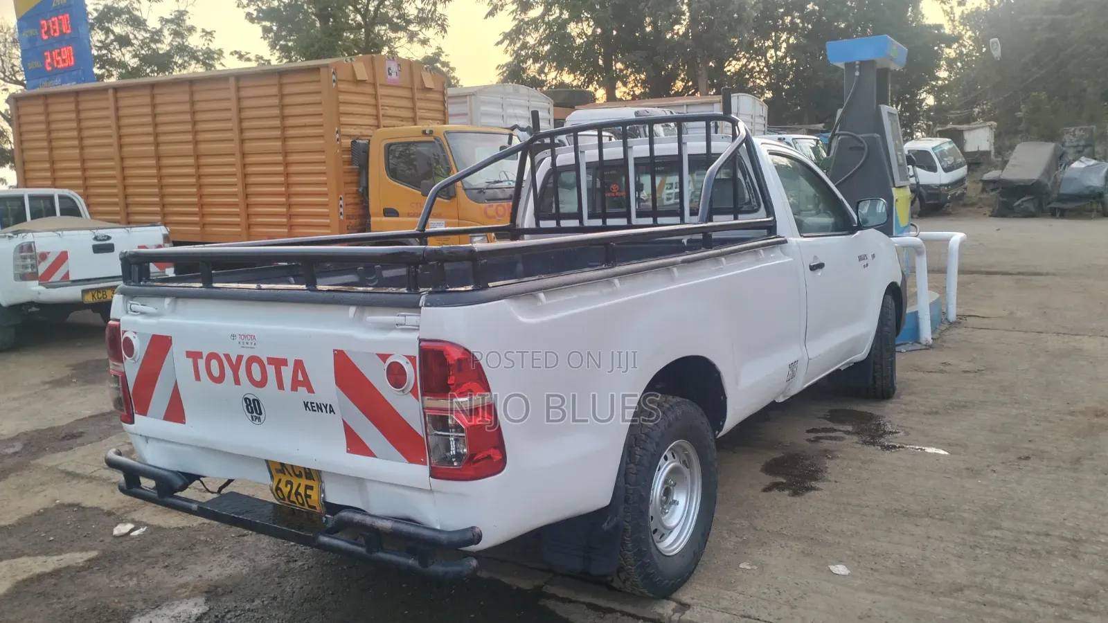 Toyota Hilux 2014 White