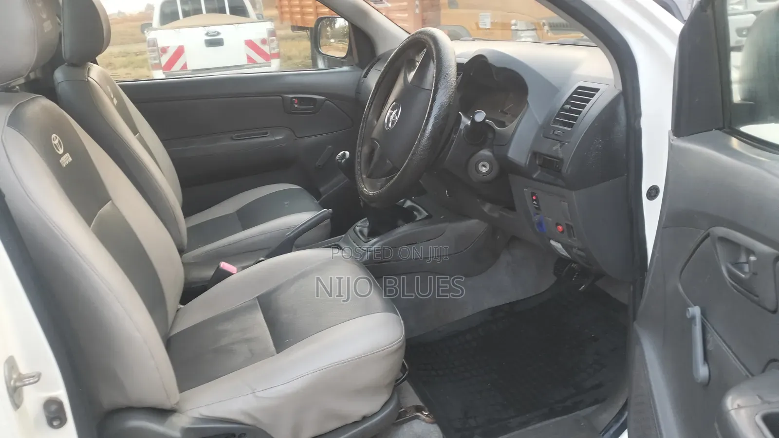 Toyota Hilux 2014 White