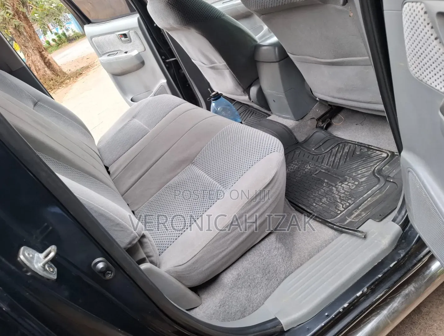 Toyota Hilux 2012 Black