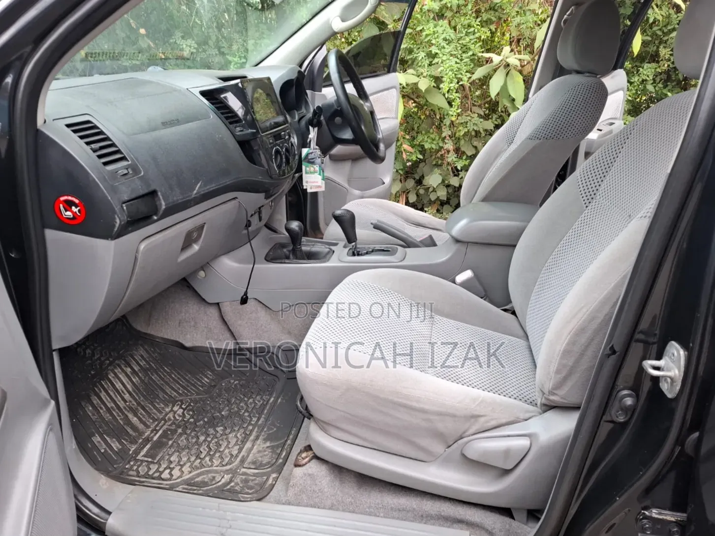 Toyota Hilux 2012 Black