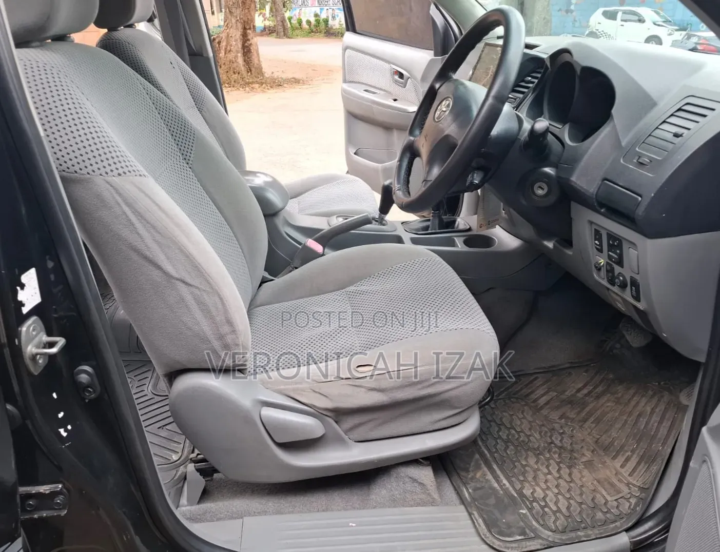 Toyota Hilux 2012 Black