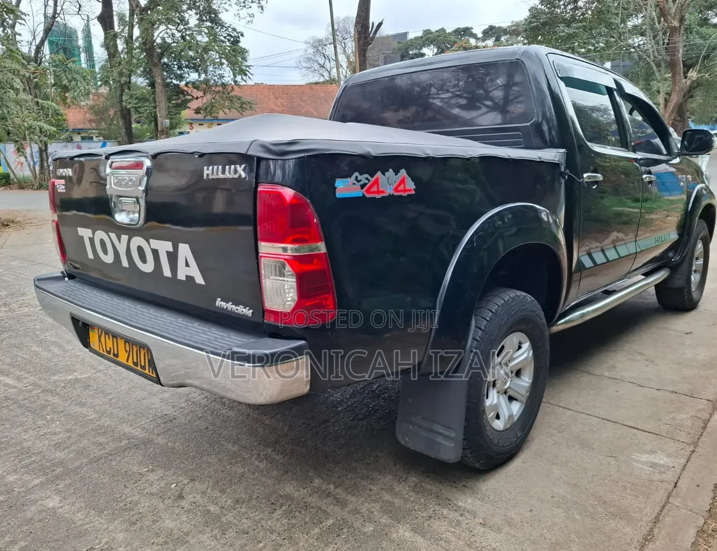 Toyota Hilux 2012 Black