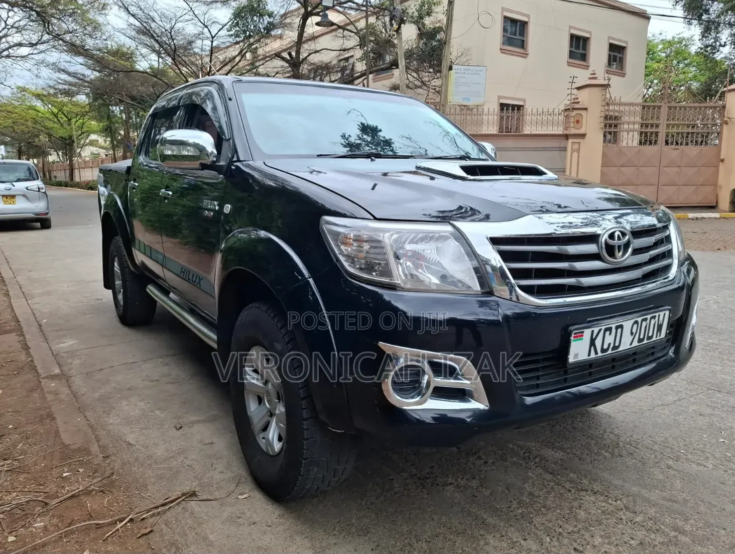 Toyota Hilux 2012 Black